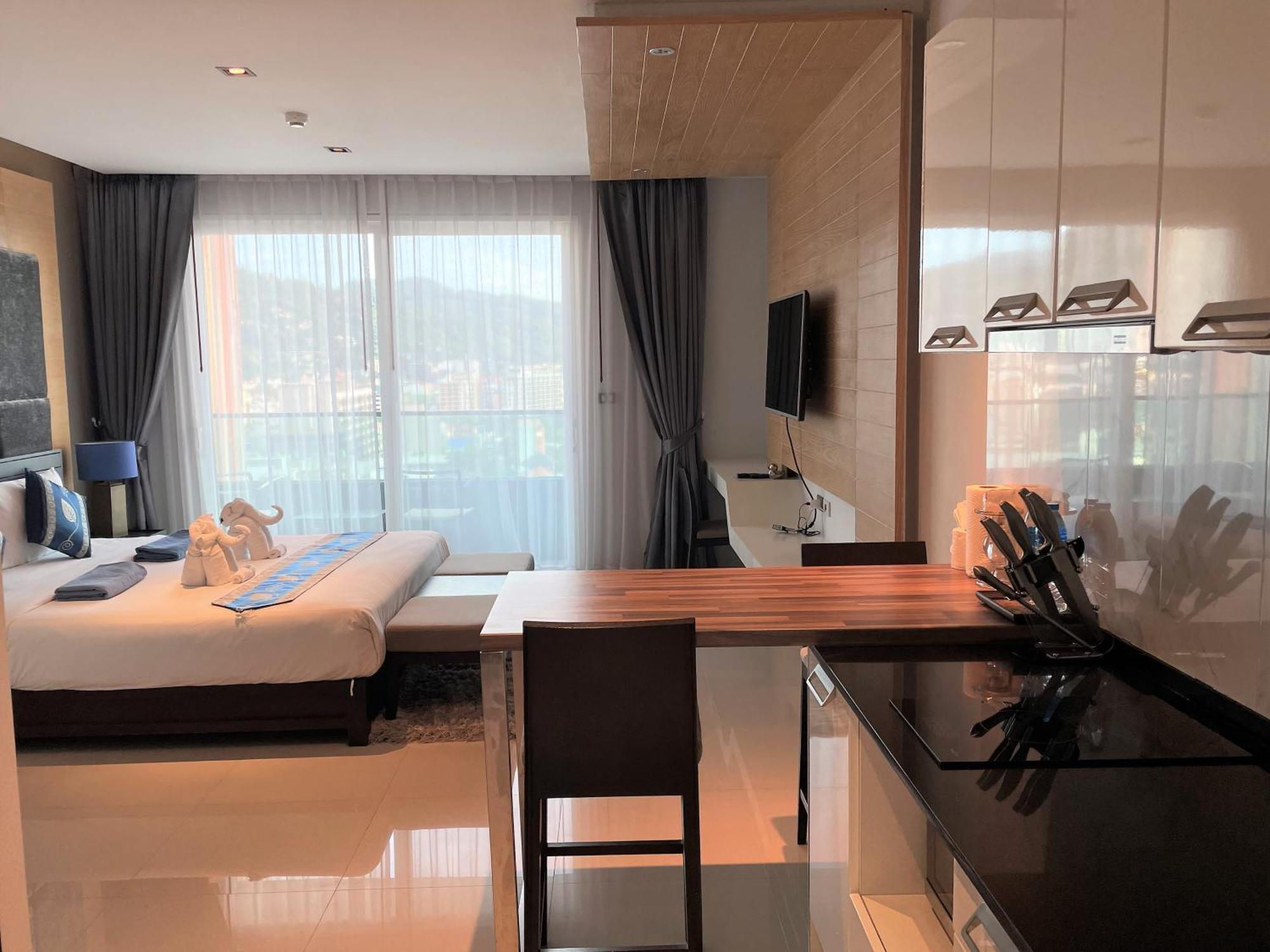 Emerald Terrace Apartments By Lofty Patong Екстер'єр фото