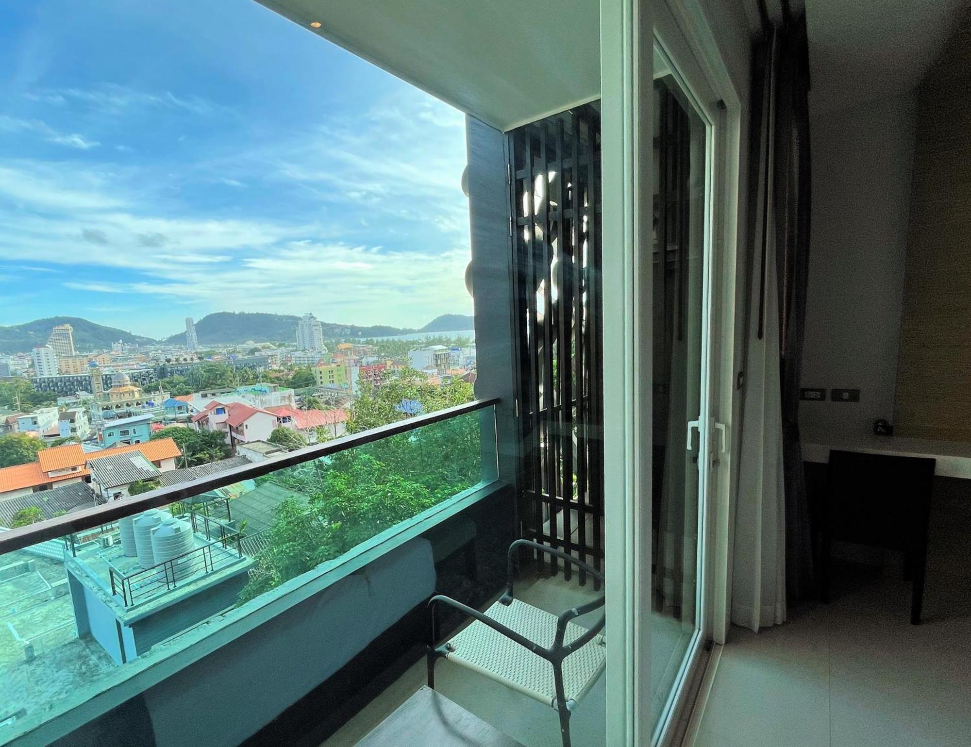 Emerald Terrace Apartments By Lofty Patong Екстер'єр фото