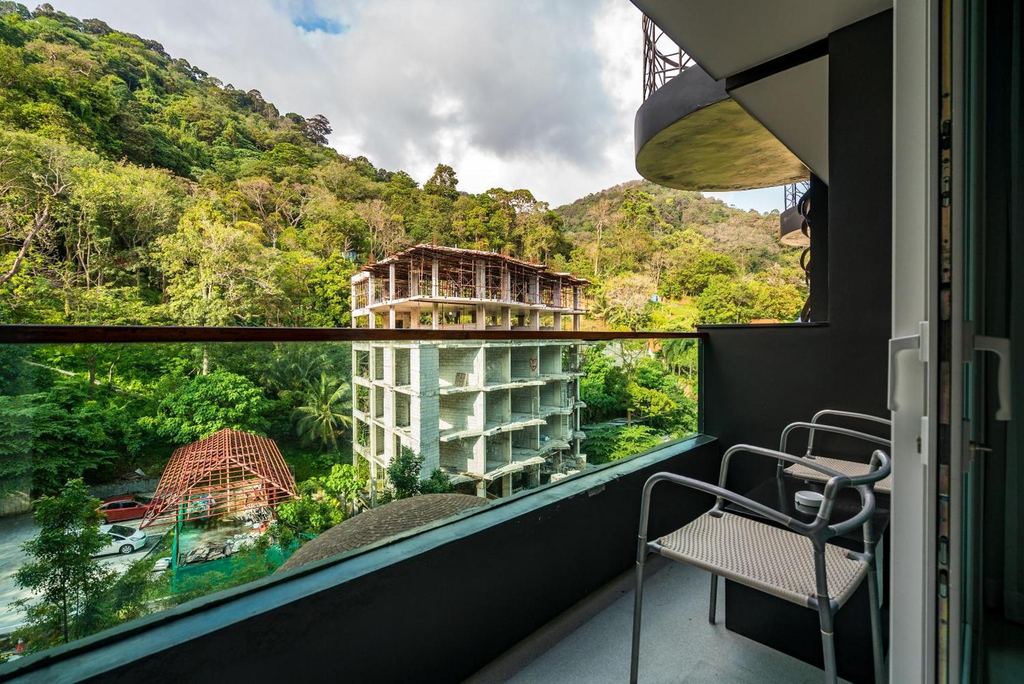 Emerald Terrace Apartments By Lofty Patong Екстер'єр фото